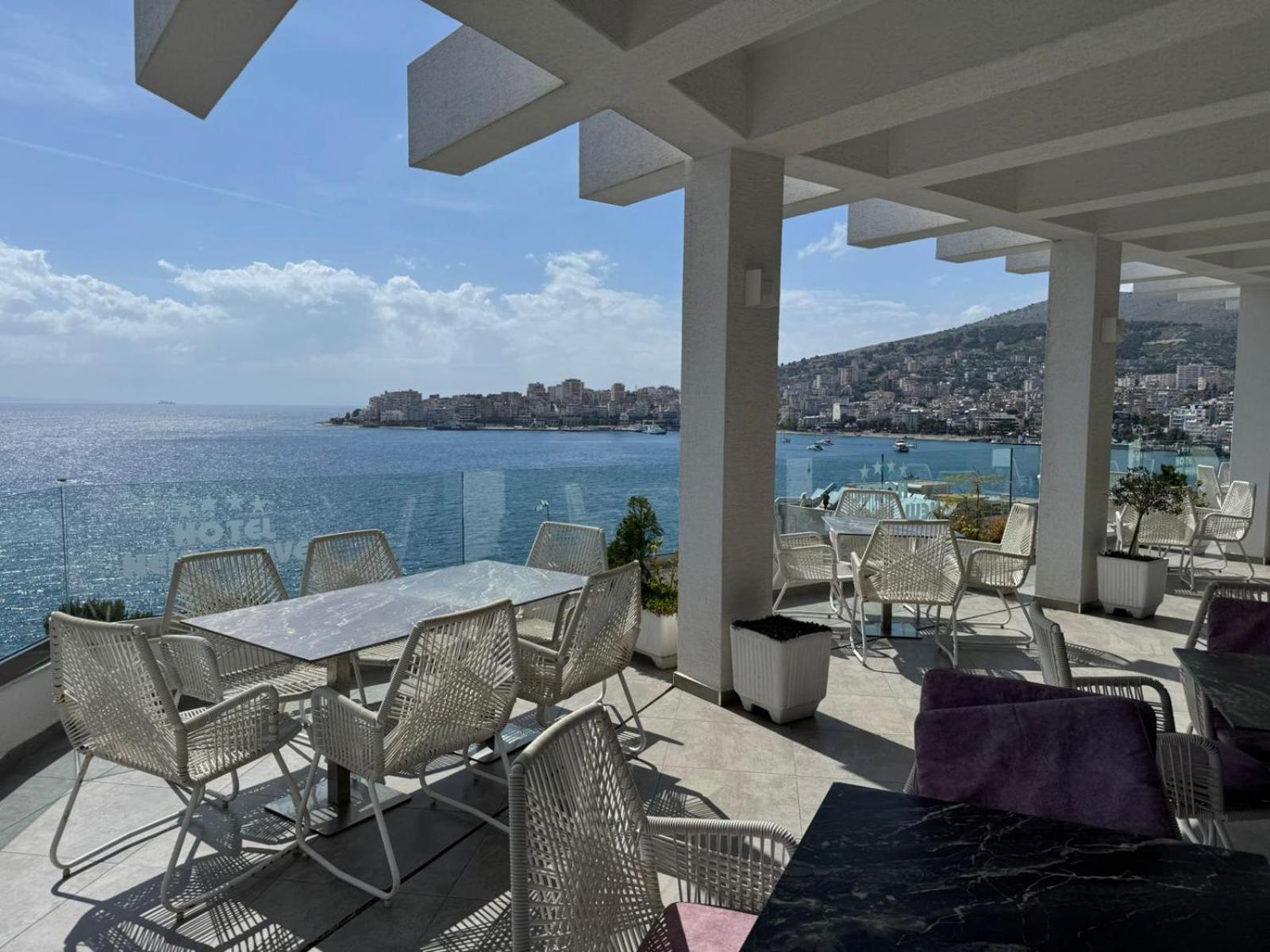 New Heaven Hotel Sarandë エクステリア 写真